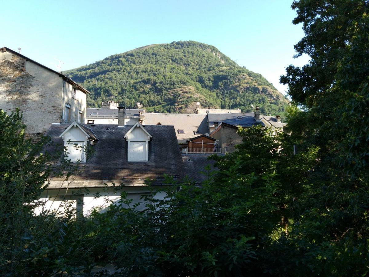 Le Pardeilhan Appt Chaleureux, Lumineux Avec Terrasse Et Parking En Coeur De Ville Bagnères-de-Luchon Zewnętrze zdjęcie