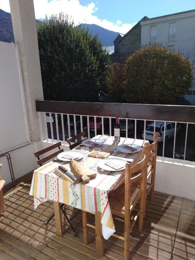 Le Pardeilhan Appt Chaleureux, Lumineux Avec Terrasse Et Parking En Coeur De Ville Bagnères-de-Luchon Zewnętrze zdjęcie